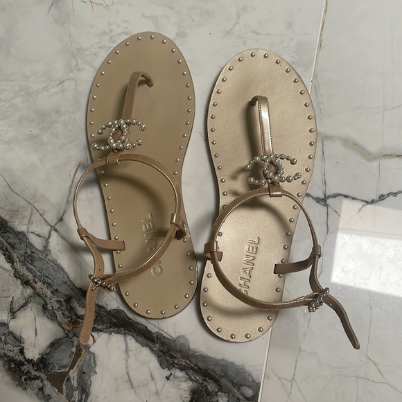 Chanel Nude & White Pearl Thong Flat Sandals🤍 - Picture 15 of 17